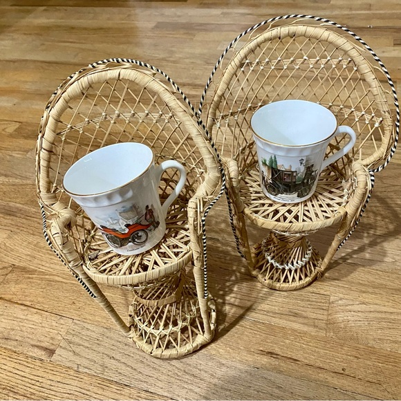 Vintage Other - Set of 2 vintage wicker chairs for display purposes
